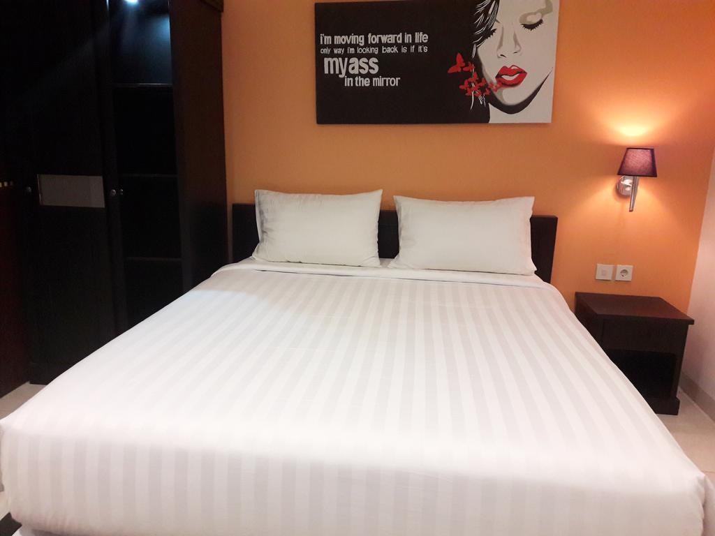 Melody Guest House Cilegon Exteriör bild