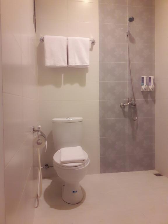 Melody Guest House Cilegon Exteriör bild
