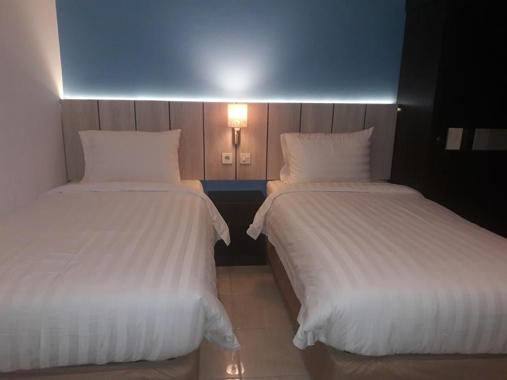 Melody Guest House Cilegon Exteriör bild