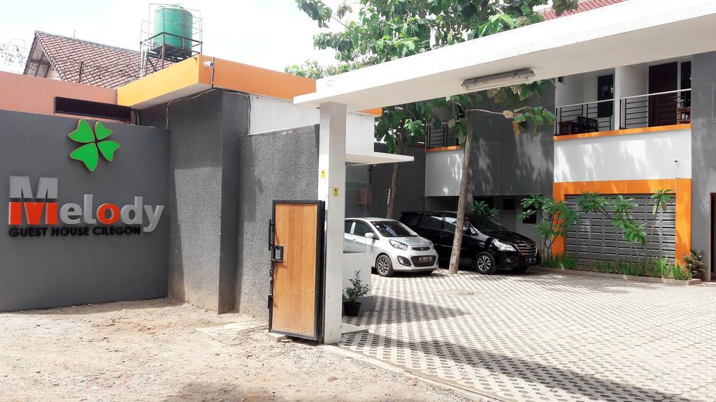 Melody Guest House Cilegon Exteriör bild